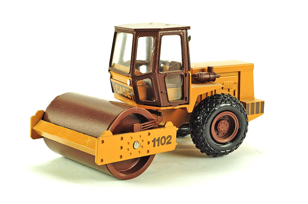 Case 1102 Compactor 1:35 Scale