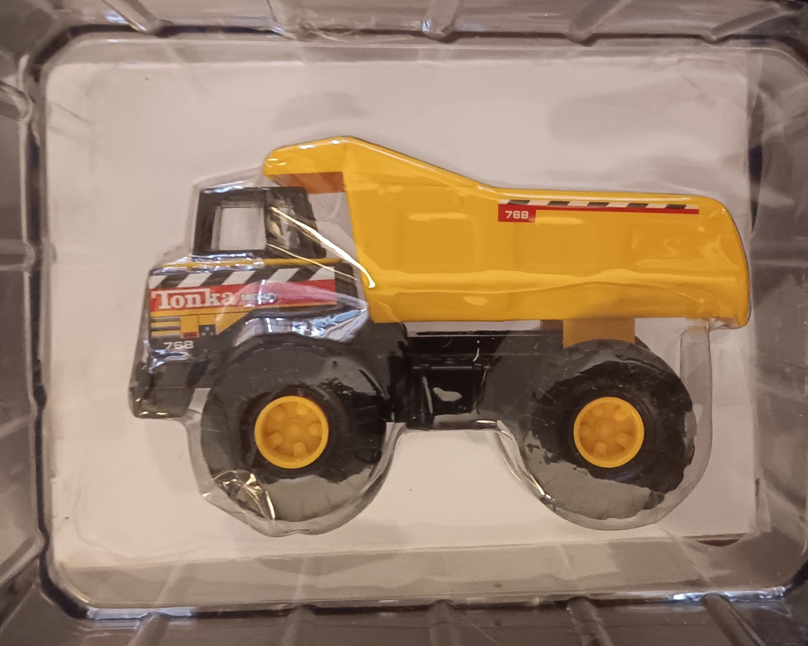 Vintage Maisto Mighty Mini Tonka 768 Dump Truck 1:64 Construction. New