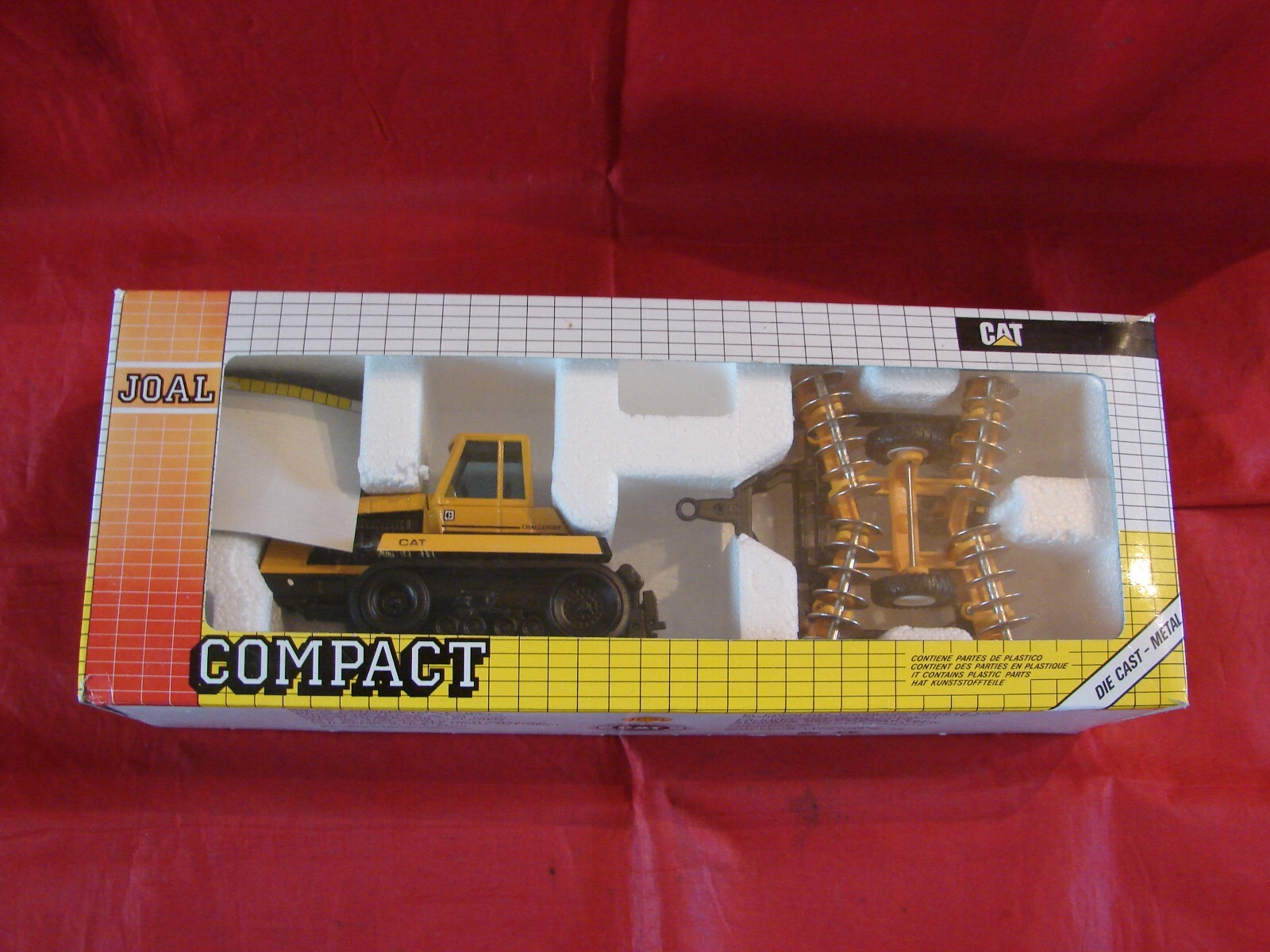 JOAL CAT 1/50 1:50 TRACTOR CHALLENGER 65 CIRCULAR HARROW NEW BOX 253