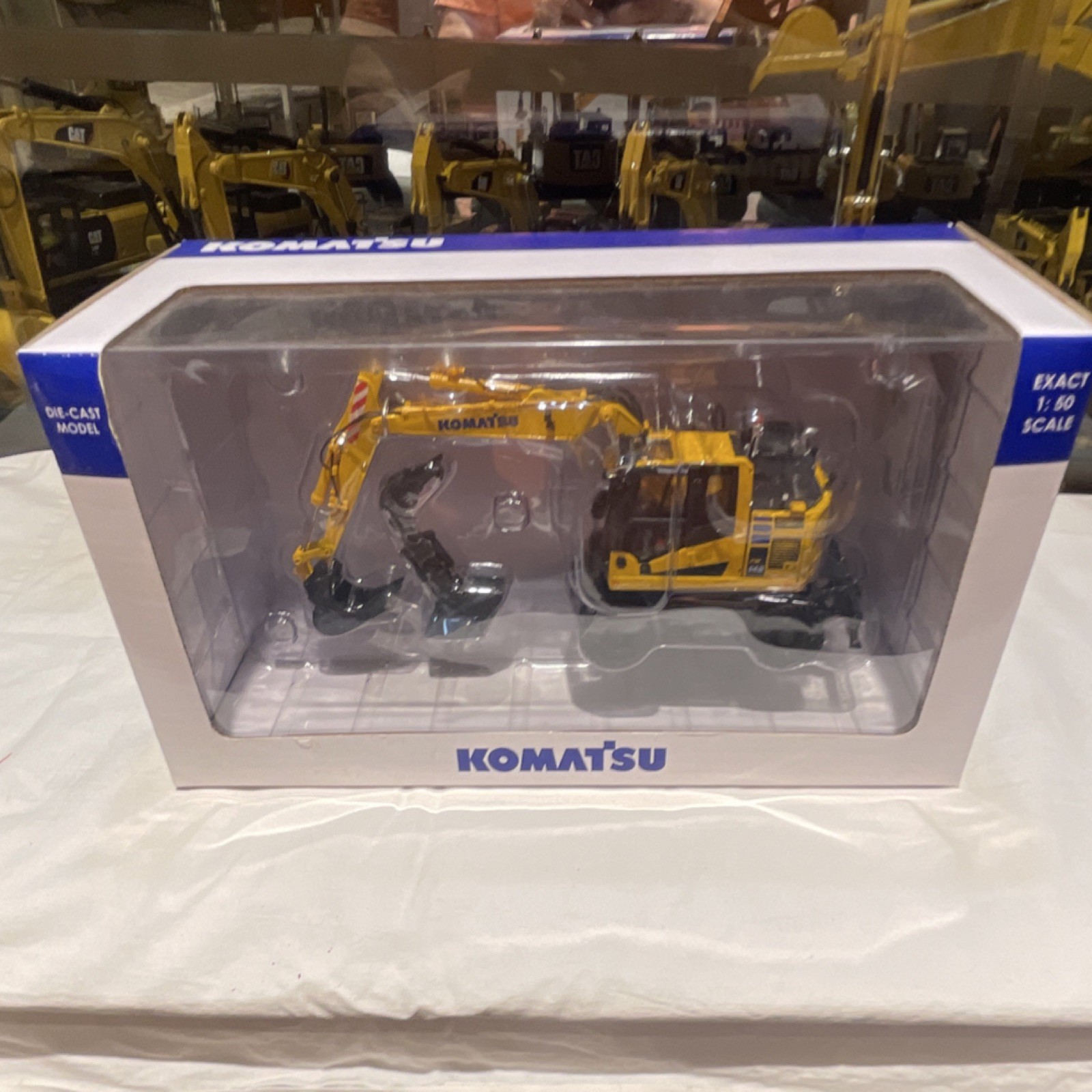 Komatsu PW148-11 Excavator Diecast Model 1:50 Scale Yellow Black Unopened Box