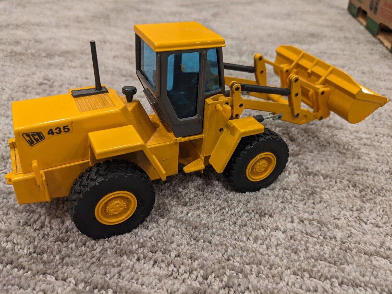 JCB Diecast 435 Wheeled Front End Loader 999/2862 NIB
