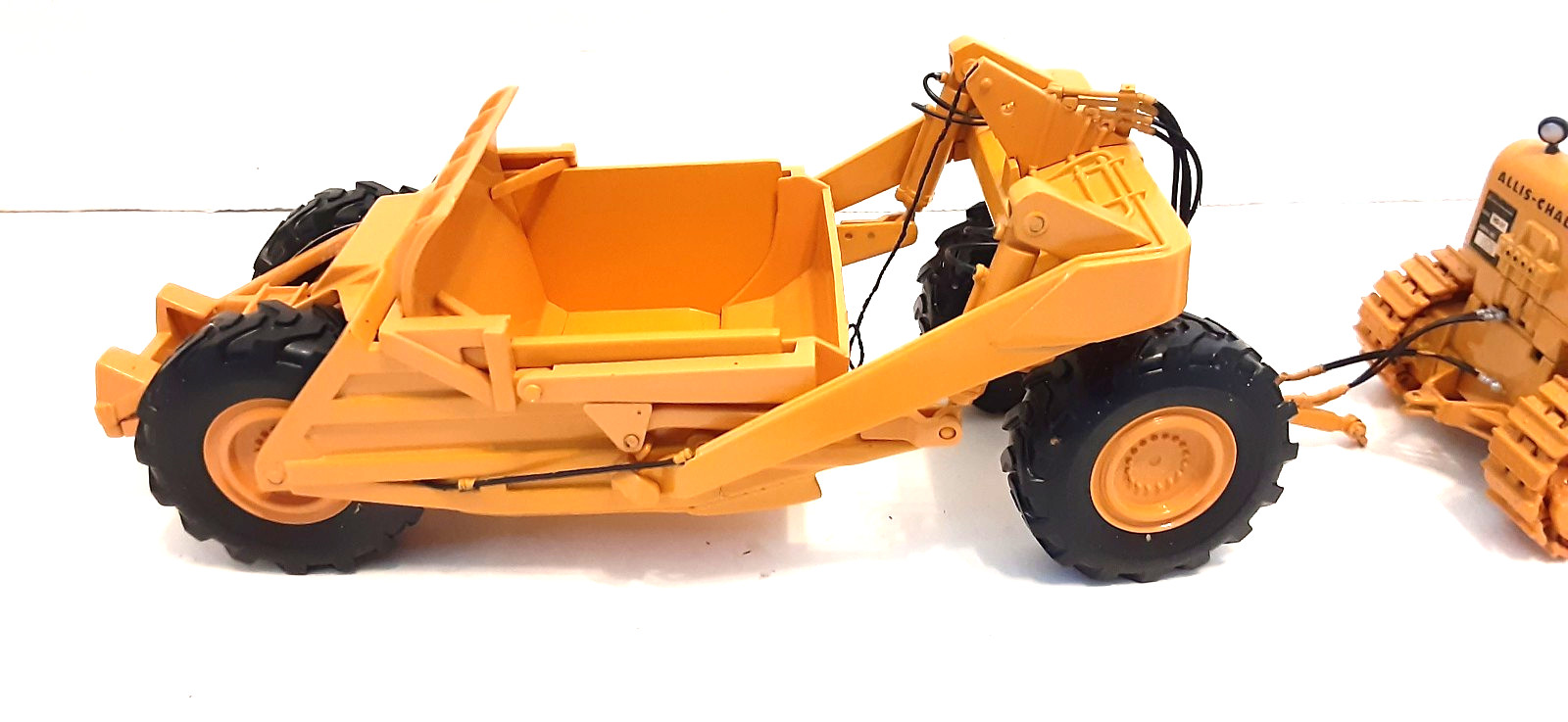 1:50 Allis-Chalmers HD-21 Crawler With Ejector Scraper By First Gear