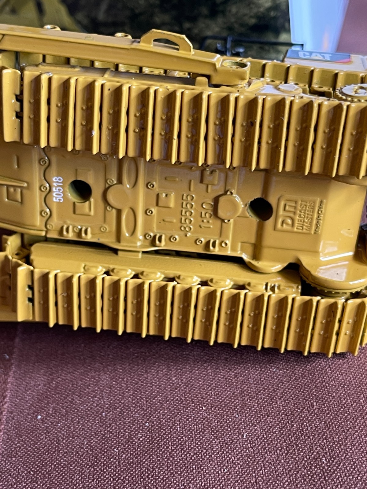 DM Cat D7E Track-Type Tractor Pipeline Configuration Diecast Master 85555 1:50