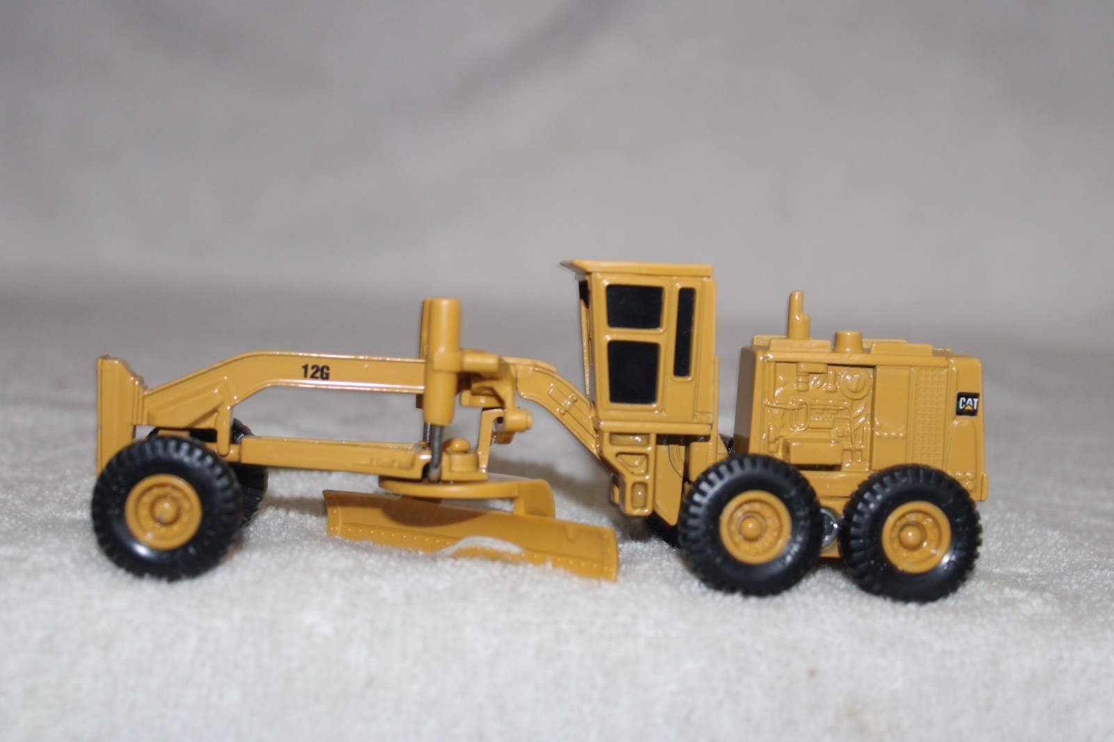 1/64 CAT 12G GRADER