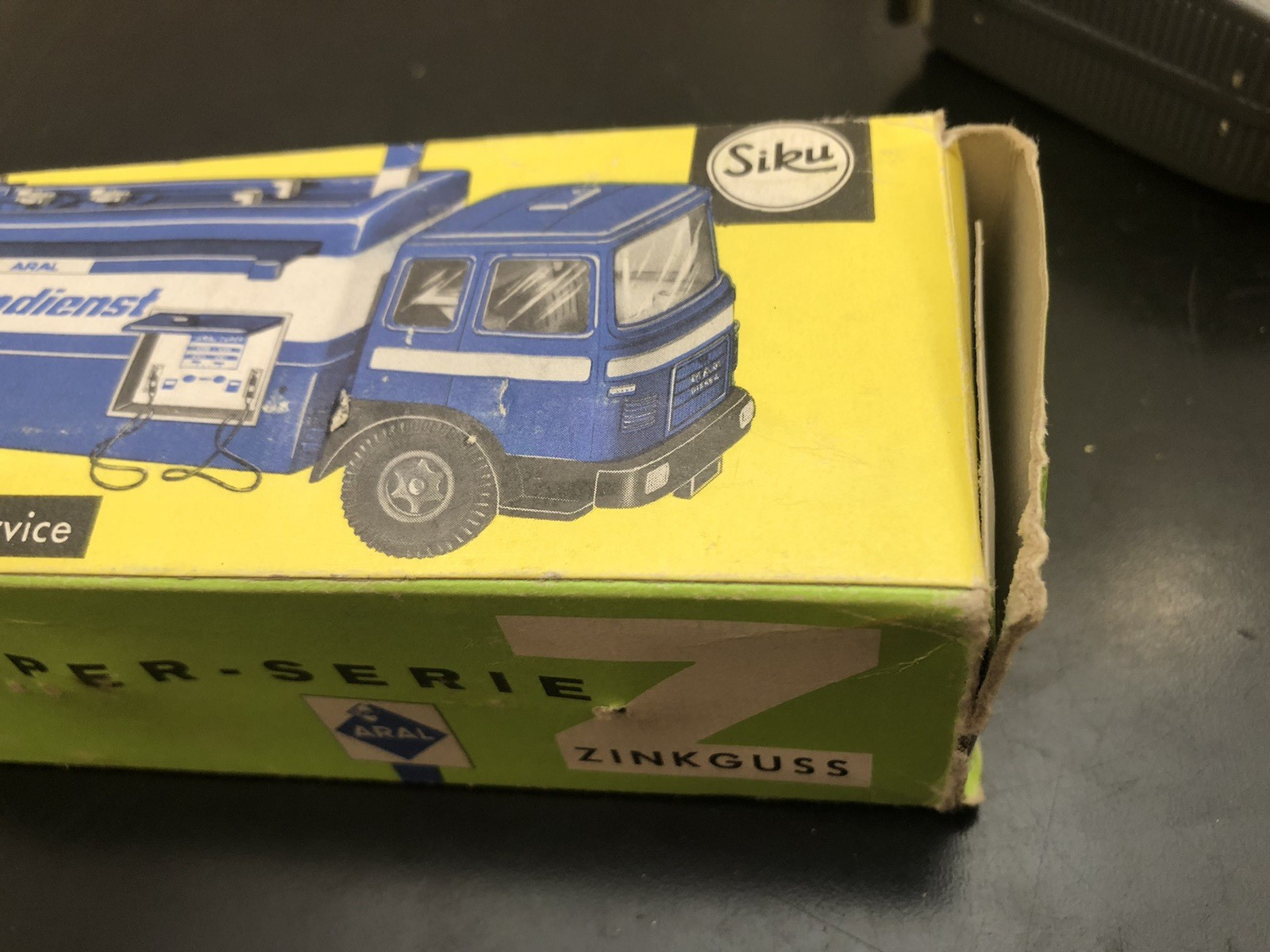 Siku #V 331 MAN Aral Renndienst Service Truck Truck Diecast Model Boxed – Rare
