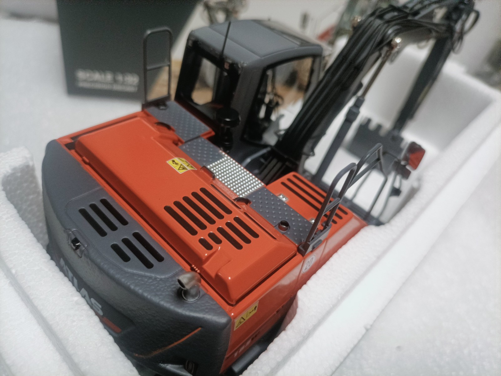 AT 1 32 Atlas Engineering Excavator Model ATLAS 185W Excavator Nokian Grey