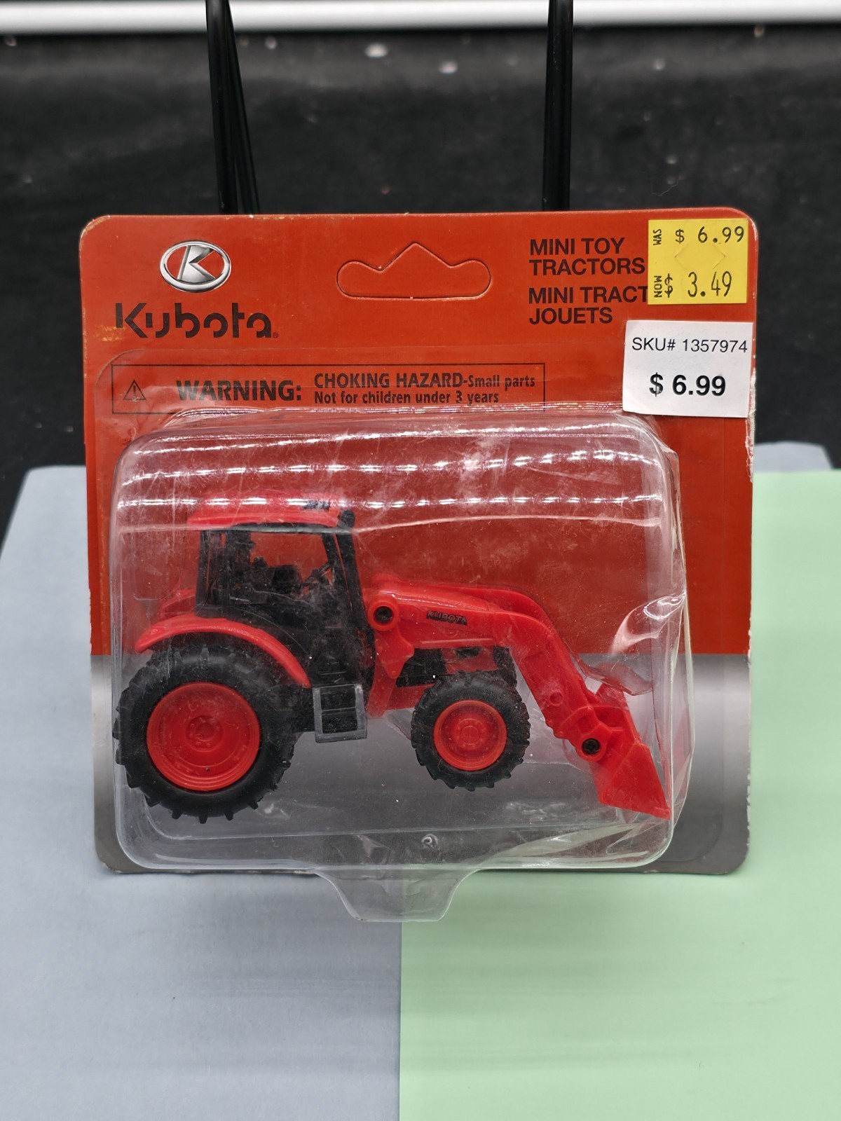 1/43 Scale Kubota M5-111 Utility Tractor w/ Loader Toy Model (4″) New-Ray 34197