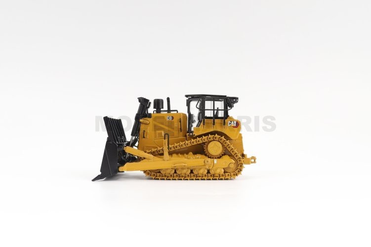 Diecast Masters 85758 Cat D8 Dozer Waste Handler Configuration 1/50