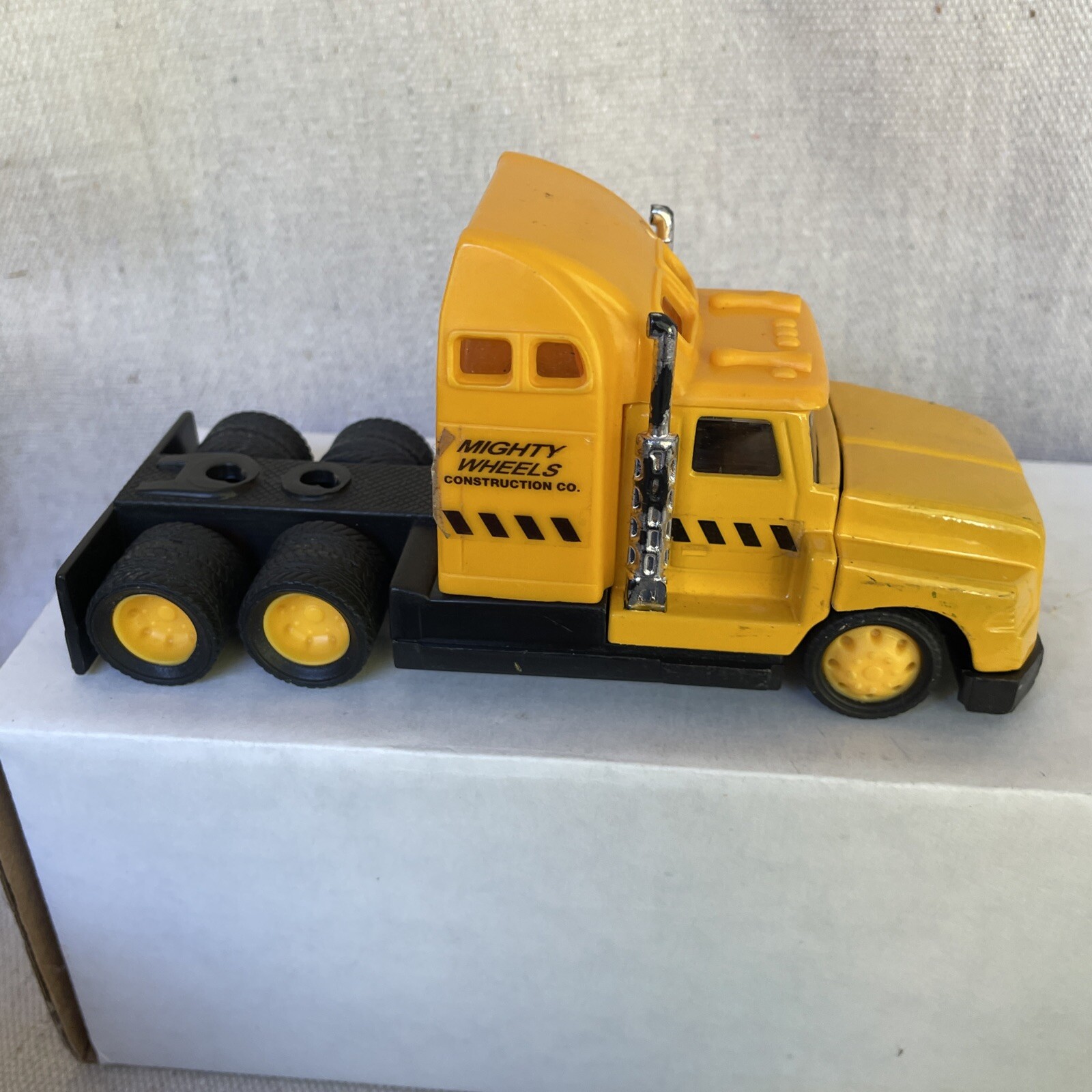 3 SOMA MIGHTY WHEELS TRUCKs DIECAST METAL HOOD OPENS Used