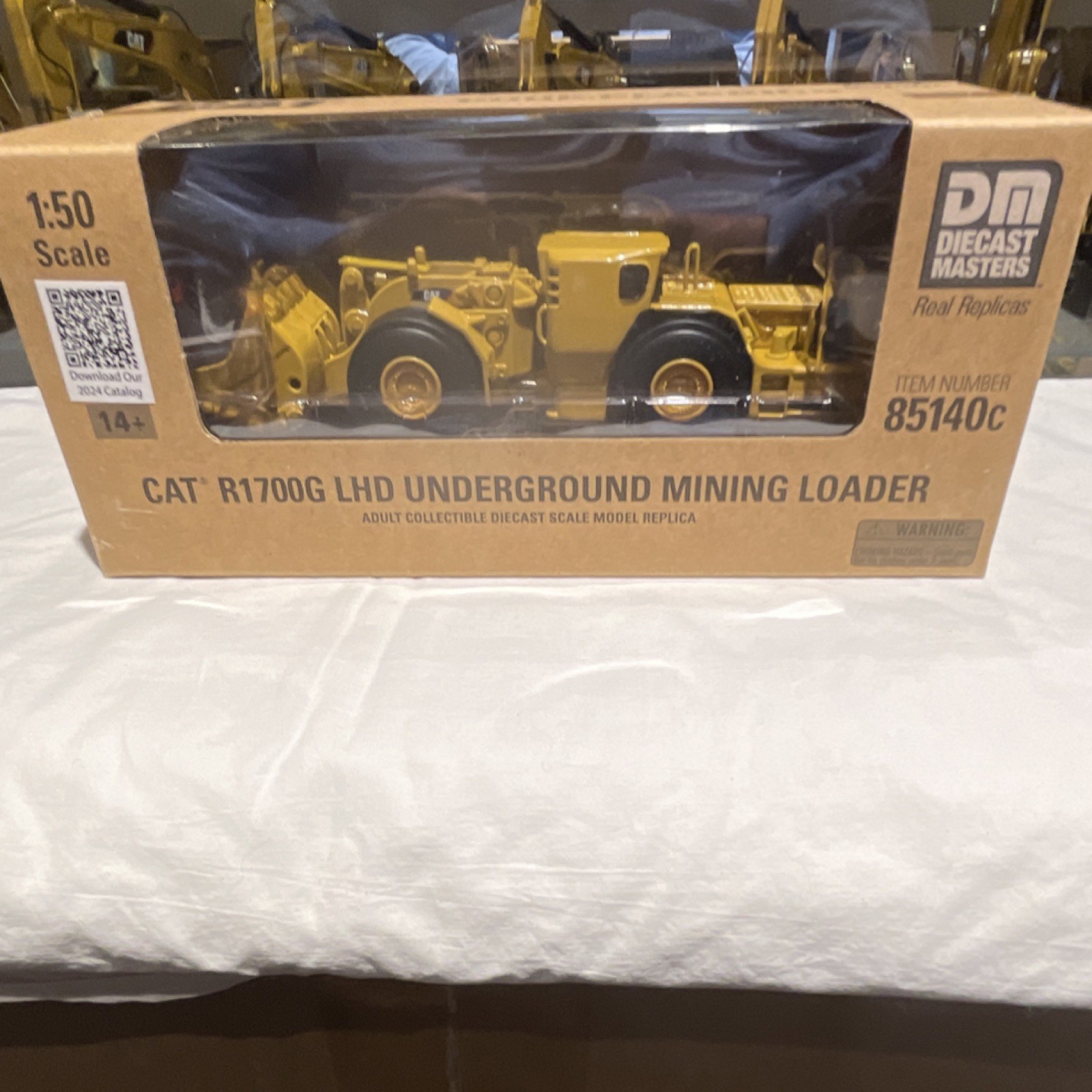 Diecast Masters CAT R1700G LHD Underground Mining Loader 1:50 Core 85140C