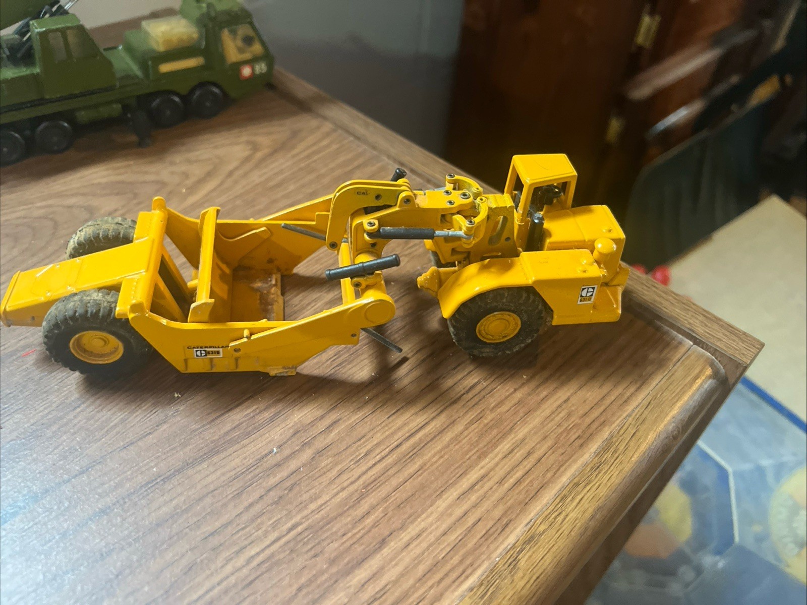 Caterpillar Cat 631E Wheel Tractor Scraper 1:50 Scale Spain