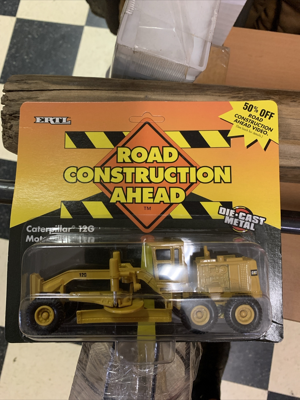 Ertl Road Construction Ahead Caterpillar 12G Motor Grader CAT. Die-cast NEW