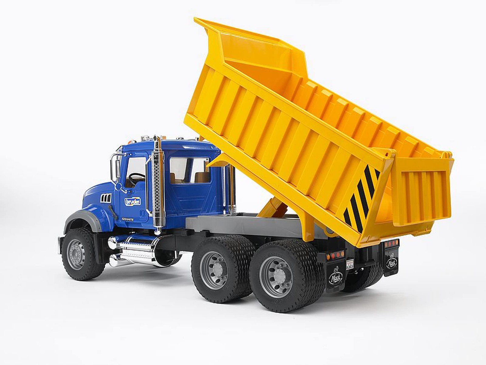 Bruder Mack Granite Dump Truck 1 16 Scale Realistic Play Vehicle Durable Design