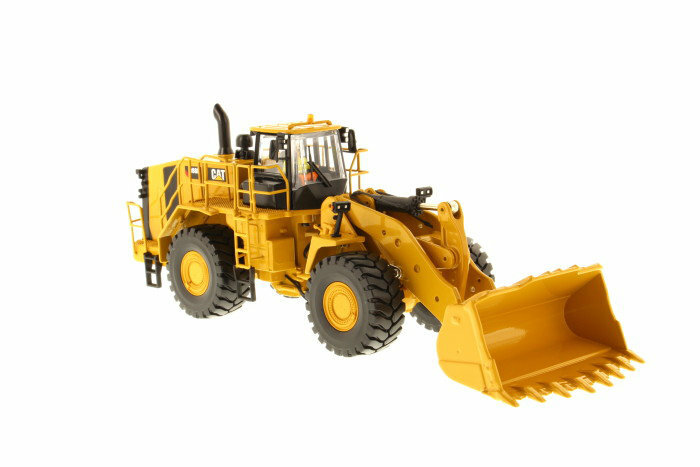 CAT 988K Wheel Loader w/ Operator t1:50 Model – Diecast Masters – 85901