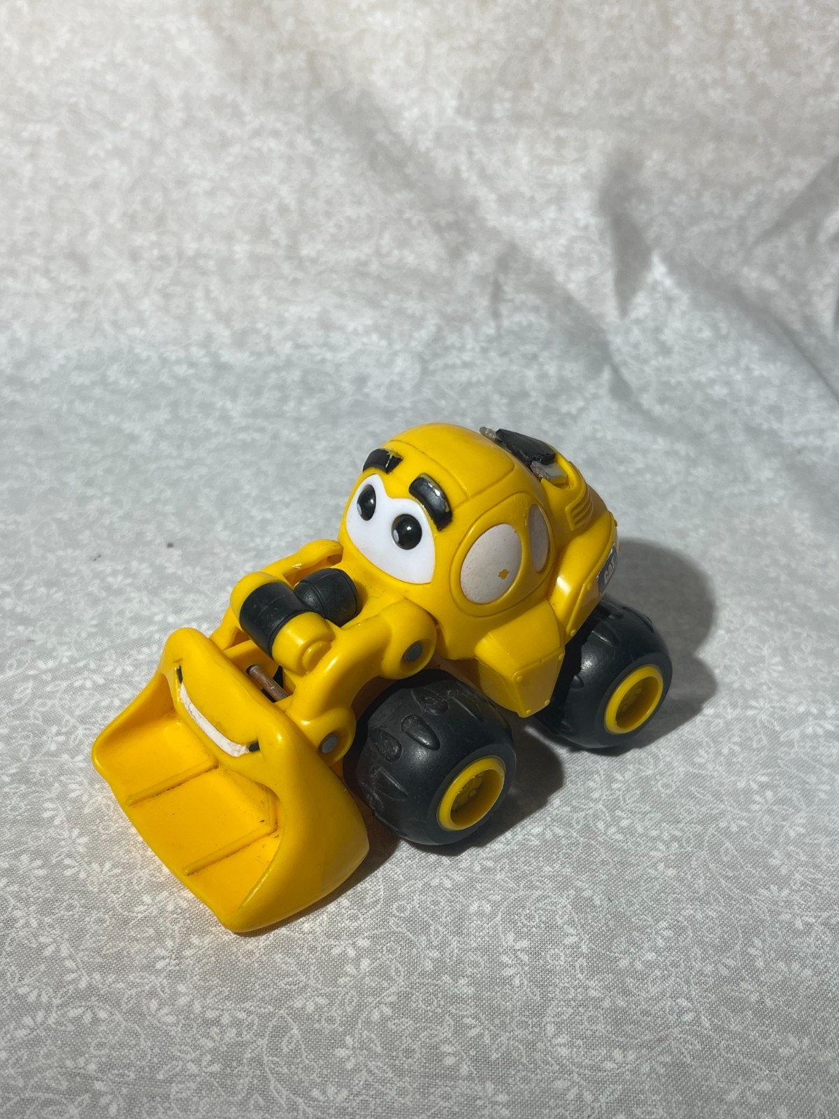 Toy State excavator and bulldozer (both 4.5 in.) (170)