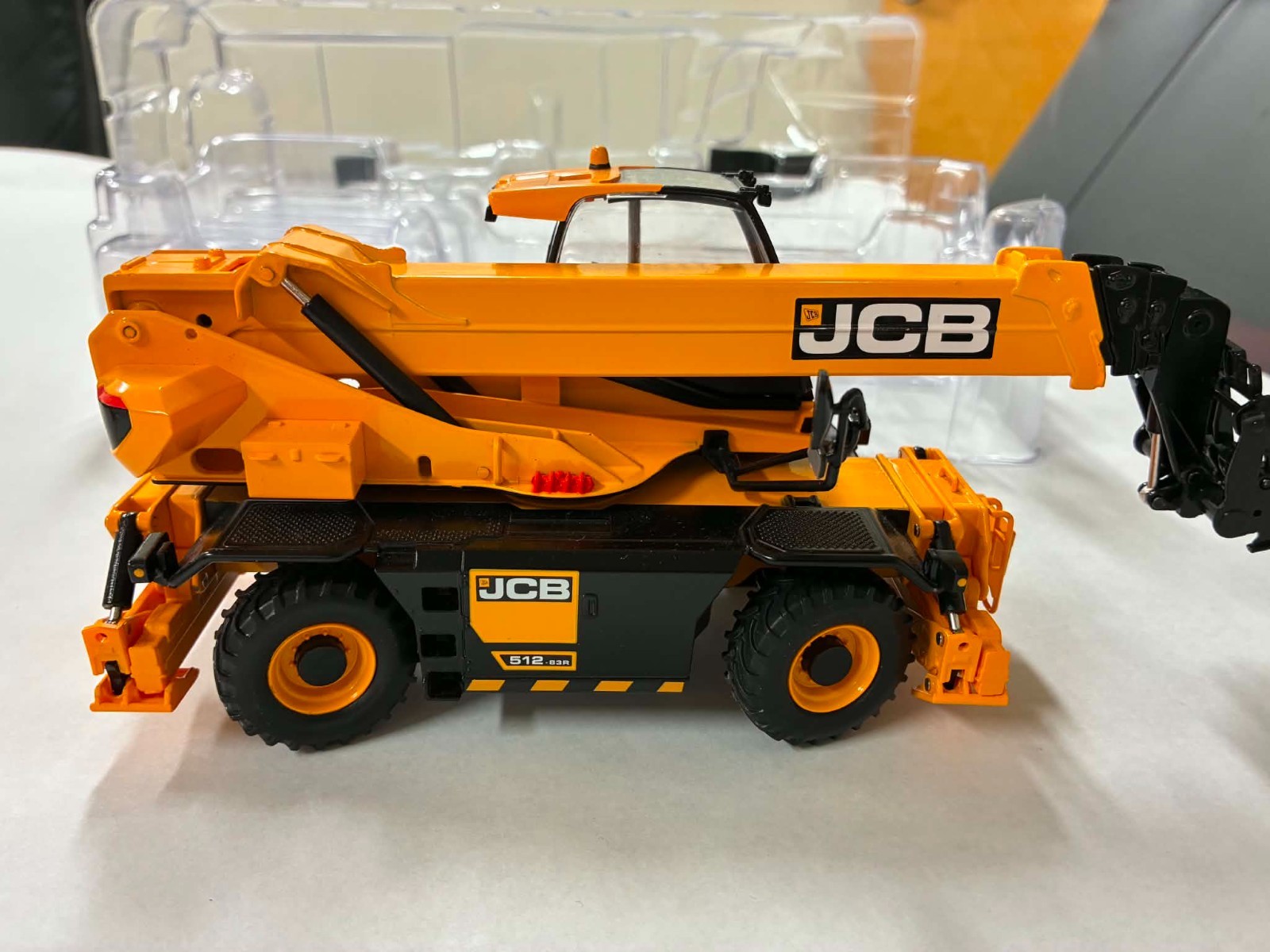 JCB 512-83R Rotating Telescopic Handler Diecast Model 1:34 w/ Box