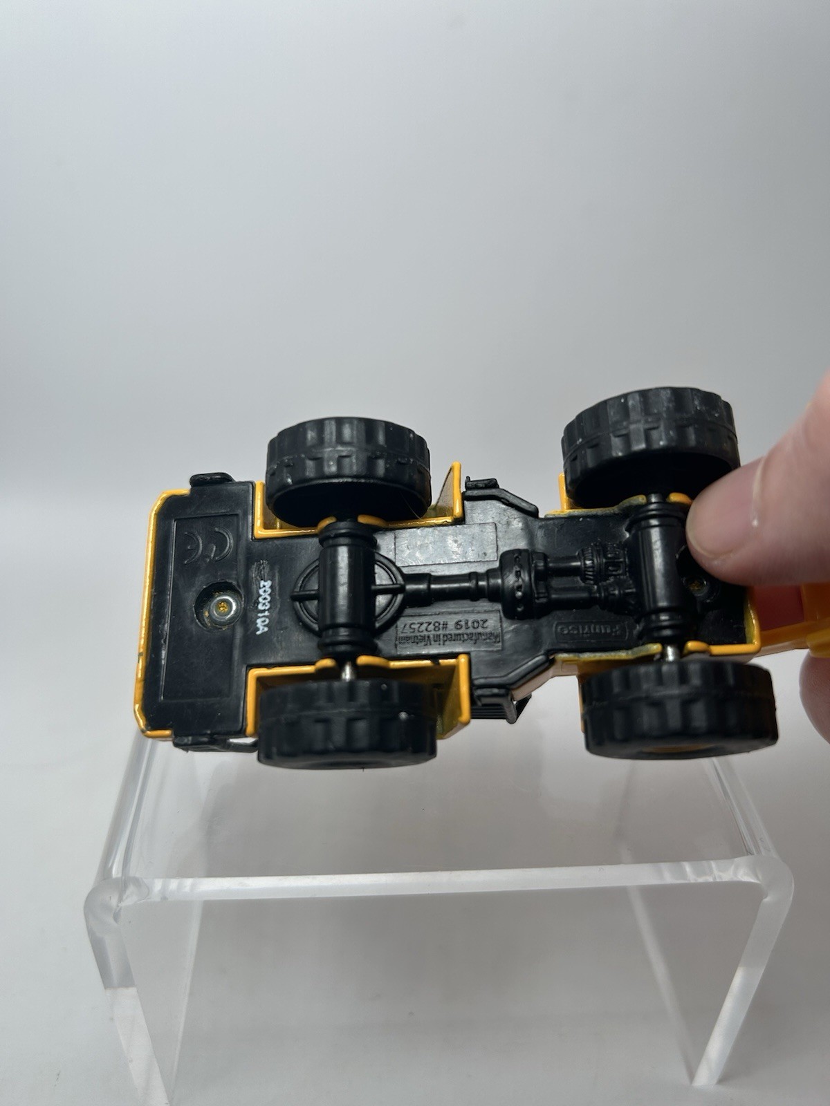 CAT Bulldozer 2019 Metal Body – Arm & Scoop Plastic