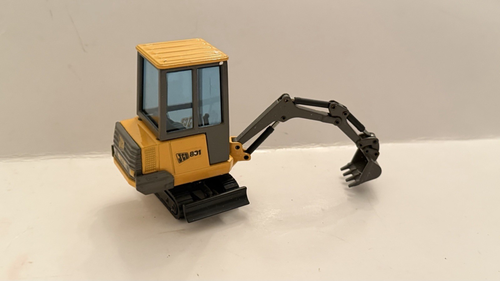 Joal # 162 JCB 801 Mini Excavator 1:35 Scale