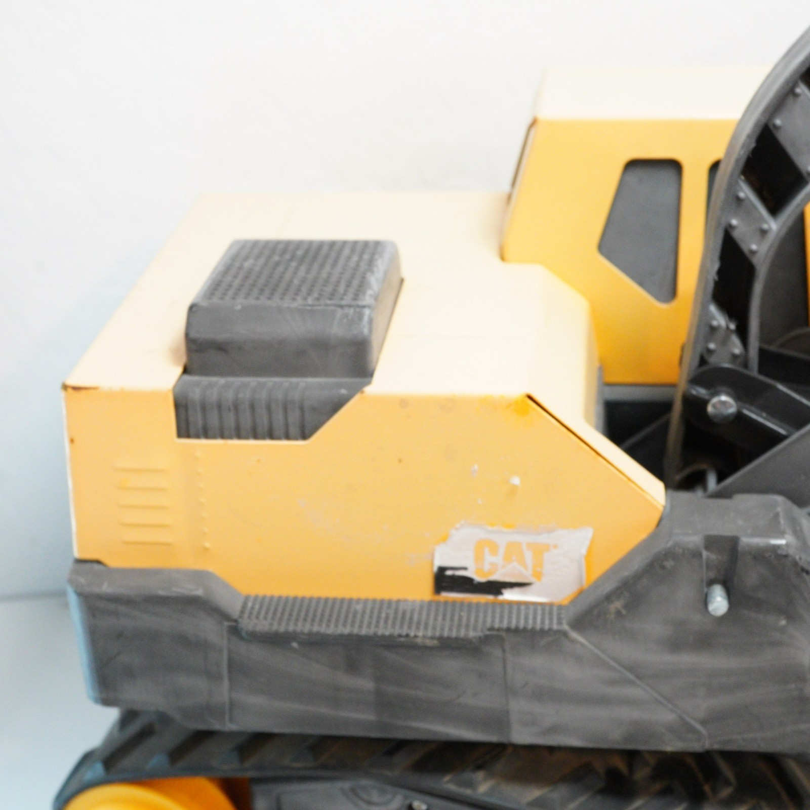 Funrise CAT Construction Excavator 20″ Toy 2019 #82354