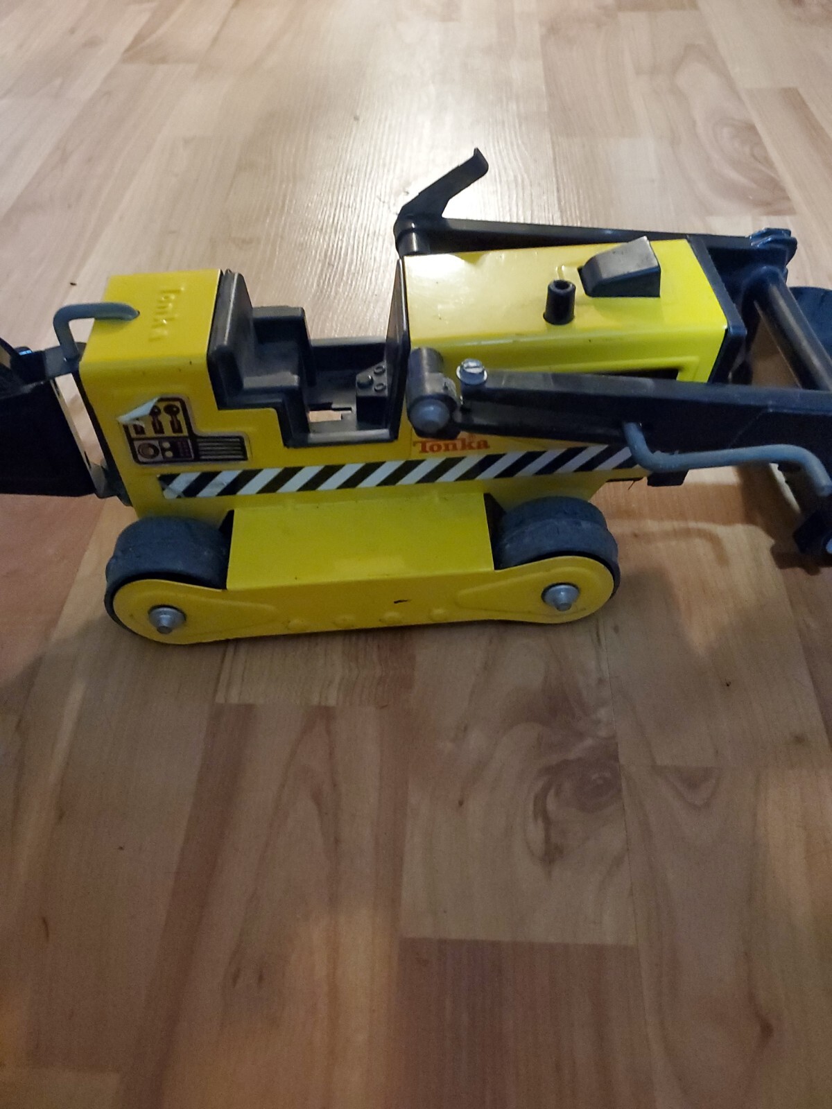 Vintage Metal Tonka T-6 Track Front End Loader/Backhoe Bulldozer