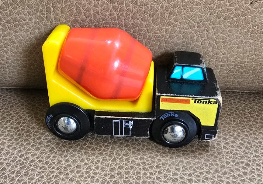 Tonka Wooden Toys 2015 Cement Truck Black Red Yellow 3.25 inches Used