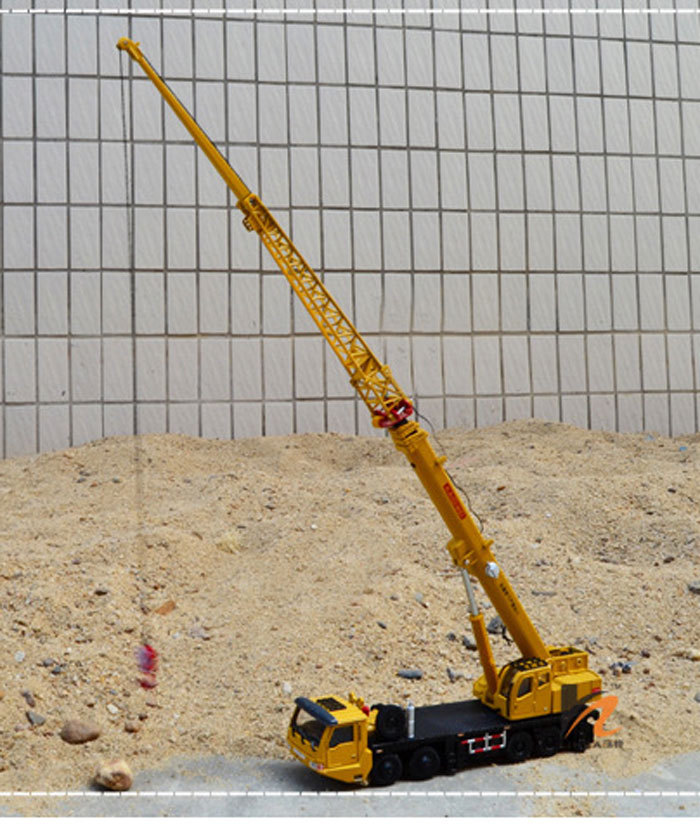 KDW 1:64 Scale Machinery Lift Crane Truck Construction Equipment Diecase Model