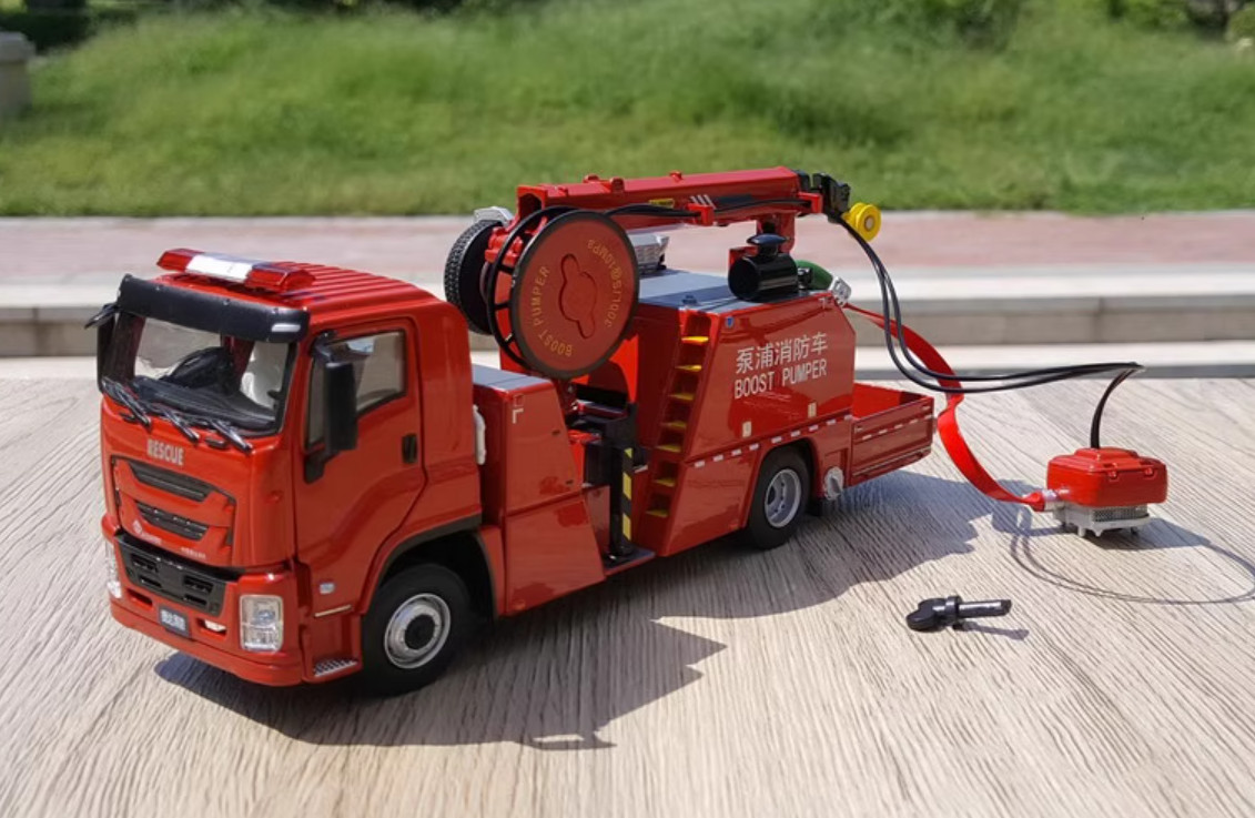 1:43 JIEDA Fully Automatic Boost Pumper Fire Truck Rescue Engine Diecast Model