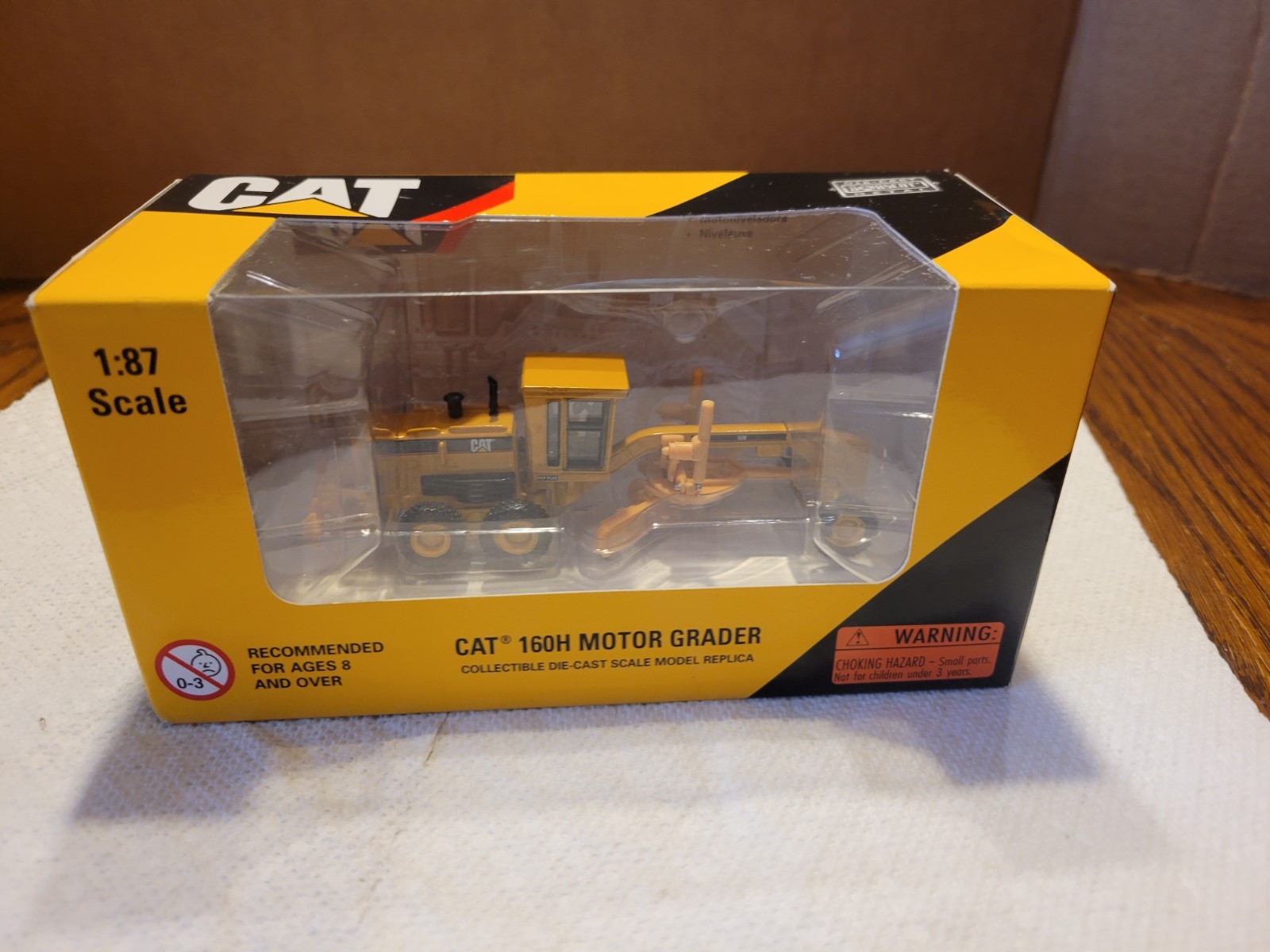 NORSCOT VINTAGE 2007 CAT 160H MOTOR GRADER 1/87 SCALE #55127