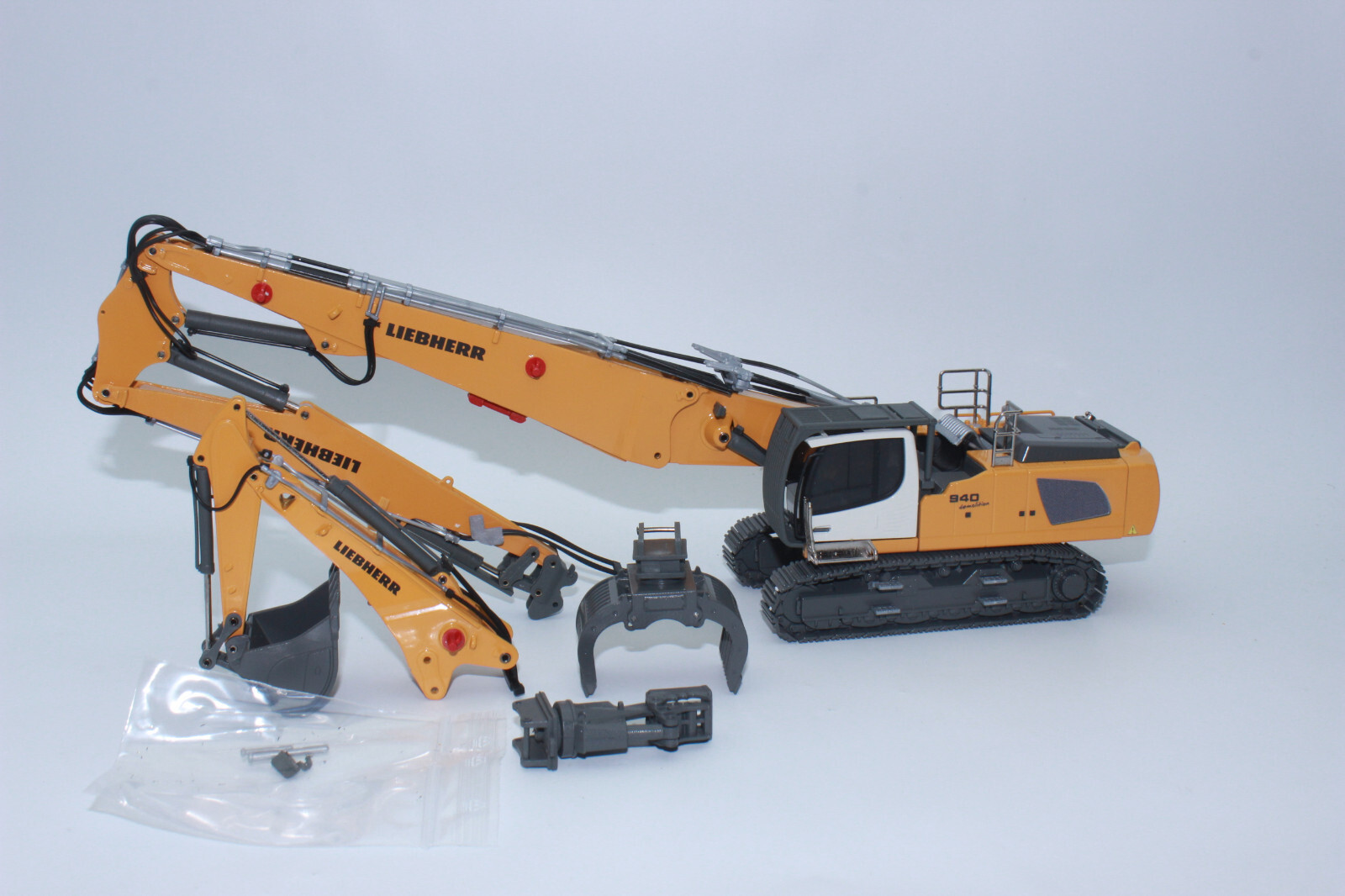 Conrad 2222 Liebherr R 940 Demolition Excavator Digger 1:50 Original Packaging NEW Bauma 2022