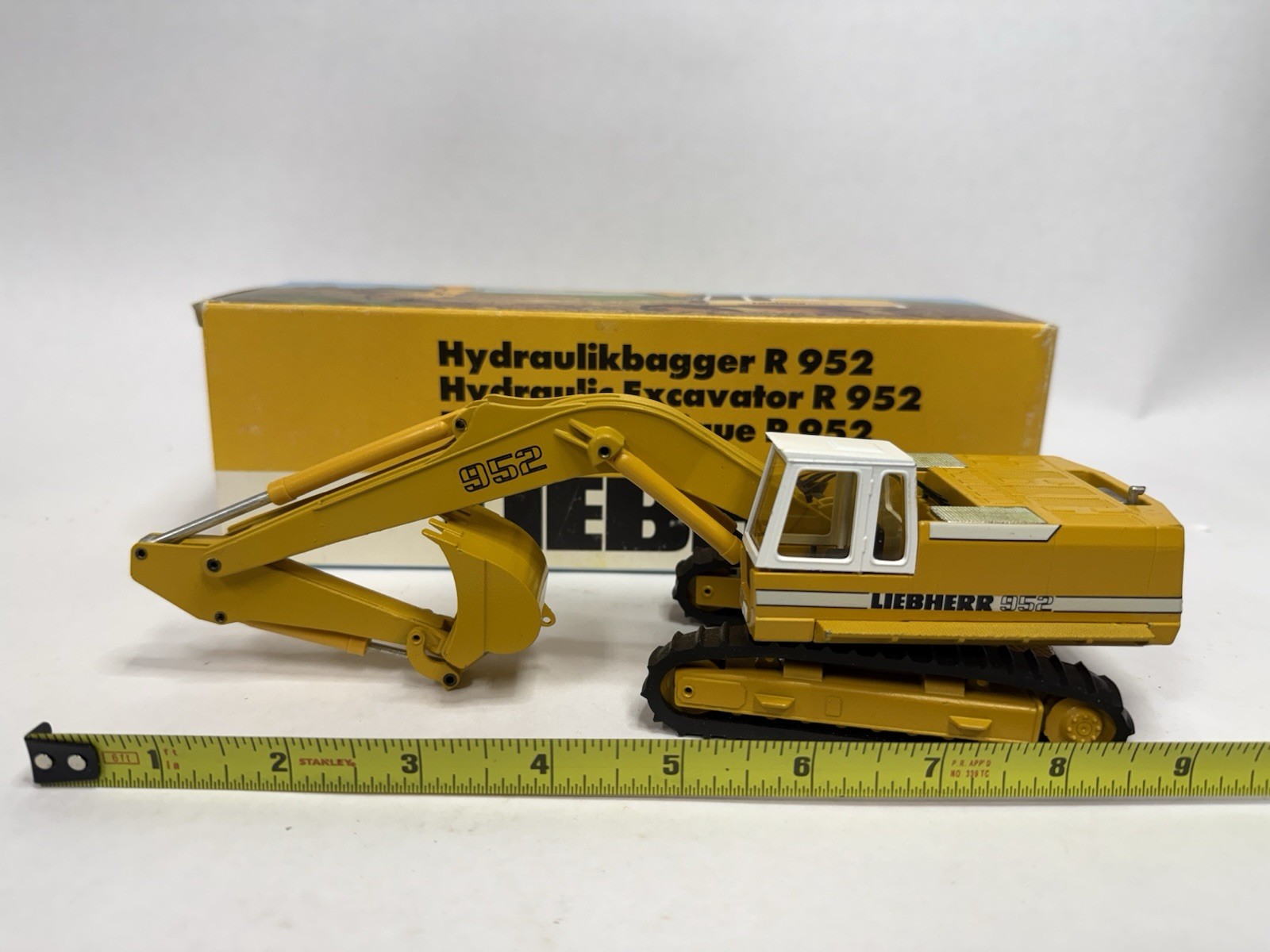 Conrad Liebherr R952 Hydraulic Excavator Diecast Model 1:50 W. Germany w/ Box C4