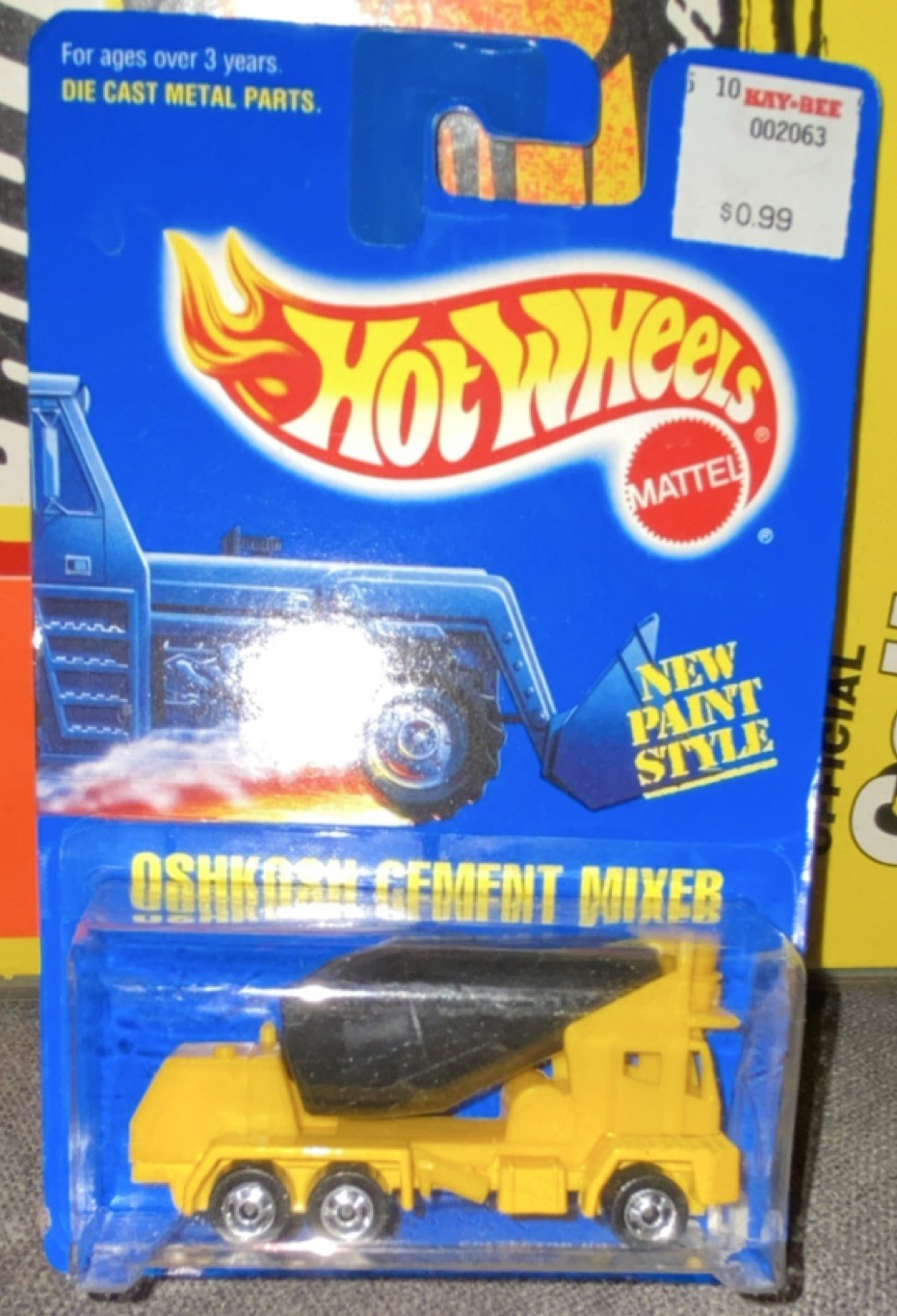 Hot Wheels Oshkosh Cement Mixer Diecast Truck Yellow Black New Paint Style