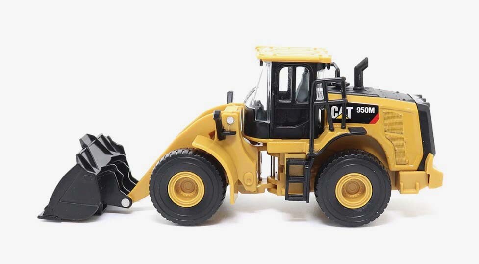Diecast Masters 84646CS Cat 950M Wheel Loader 1/64 Scale Model