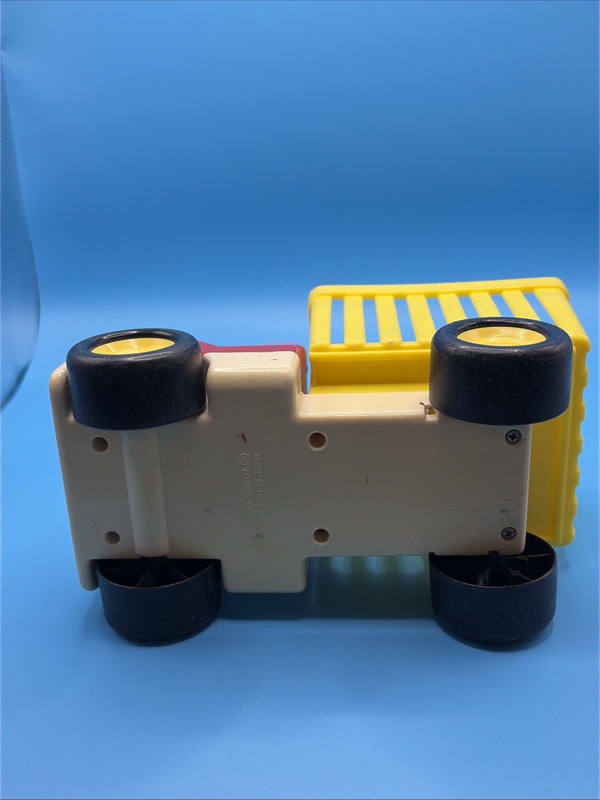 Vintage Tonka Plastic Red Yellow Circus Lion Truck Toy 7” Dump Cage Truck