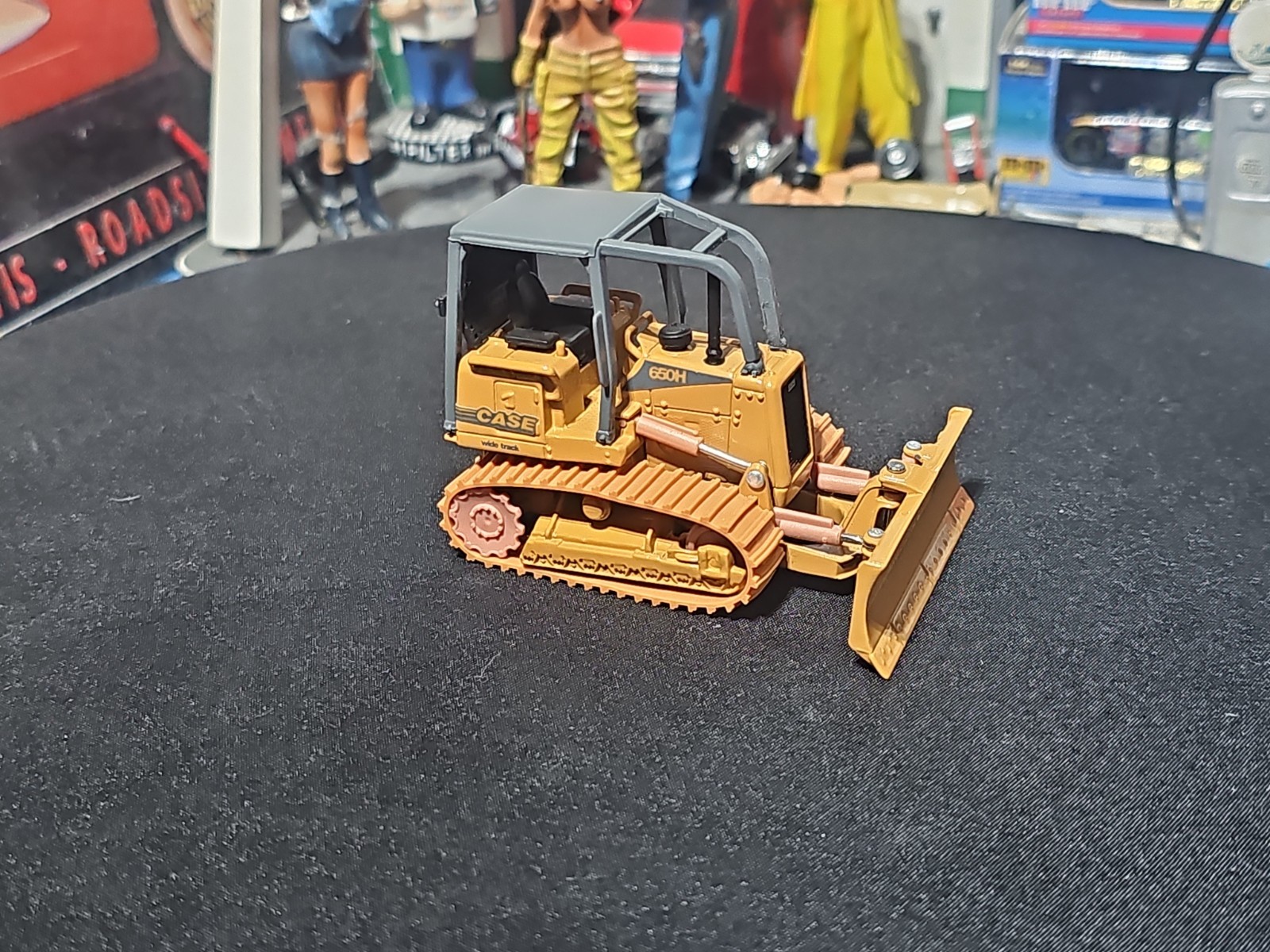 VINTAGE RARE 1/50 ERTL CASE CONSTRUCTION 650H CRAWLER VERY NICE CRAWLER