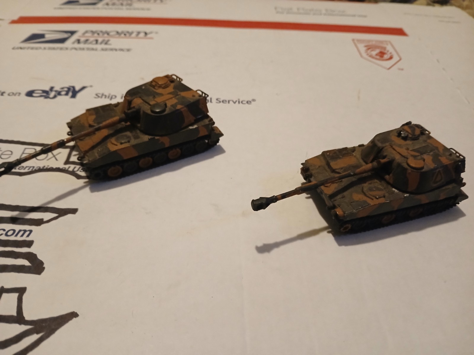 2 – 3.5″ Plastic Dmgm M109 Paladin VE- TANK Camouflage Plus Green Tanks Lot 2
