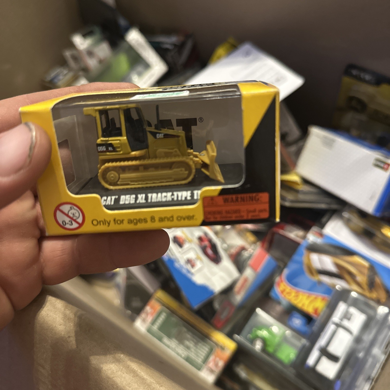 NEW NORSCOT CAT D5G XL TRACK-TYPE TRACTOR CATERPILLAR TRACTORS W/CASE 1:87 Box 2