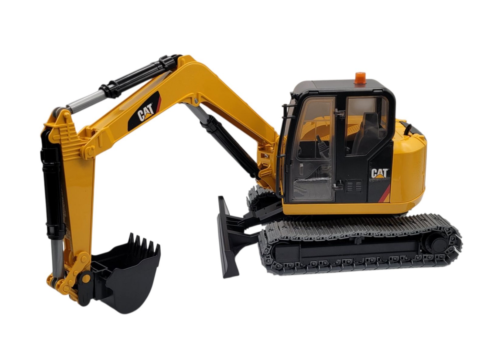 Bruder Toys CAT Caterpillar Excavator Truck Vehicle Fully Rotatable Germany 2014