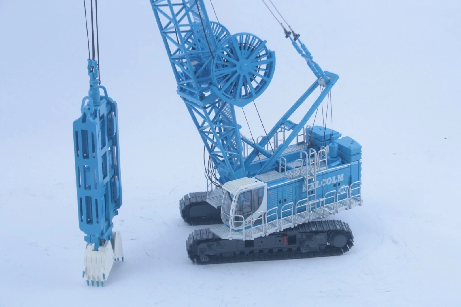 BYMO 25027/6 Bauer MC96 Crane Wall Grab DHG V Malcolm 1:50 Scale NEW IN BOX