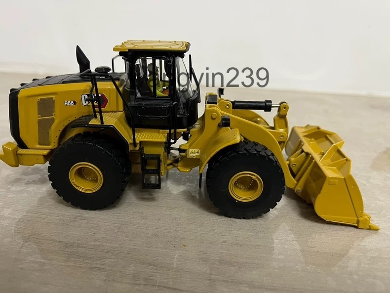 CAT 1:50 Caterpillar 966M Wheel Loader Alloy Model