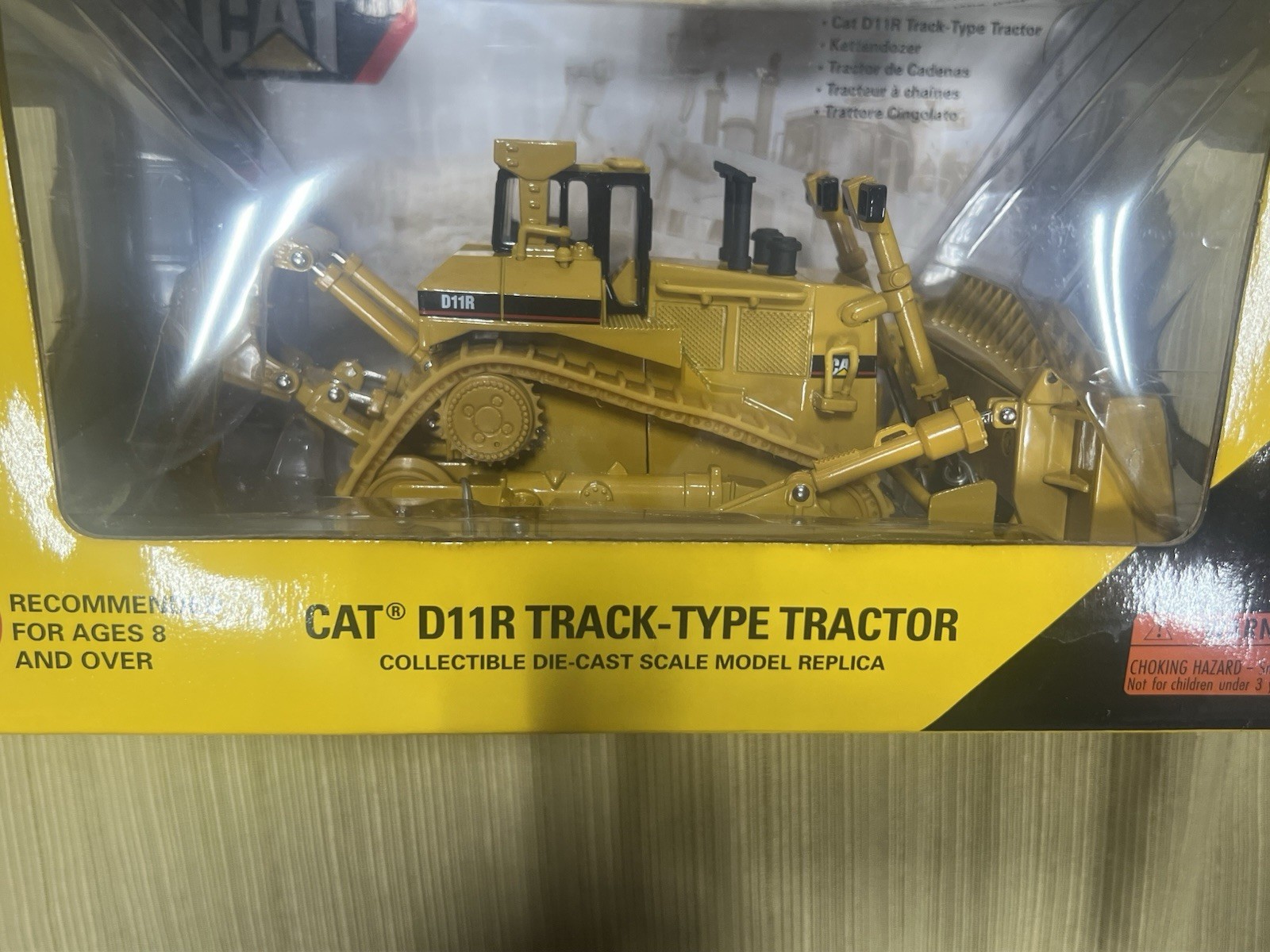 Norscot 55025 CAT D11R Track-Type Tractor 1:50 Scale Diecast, New in box