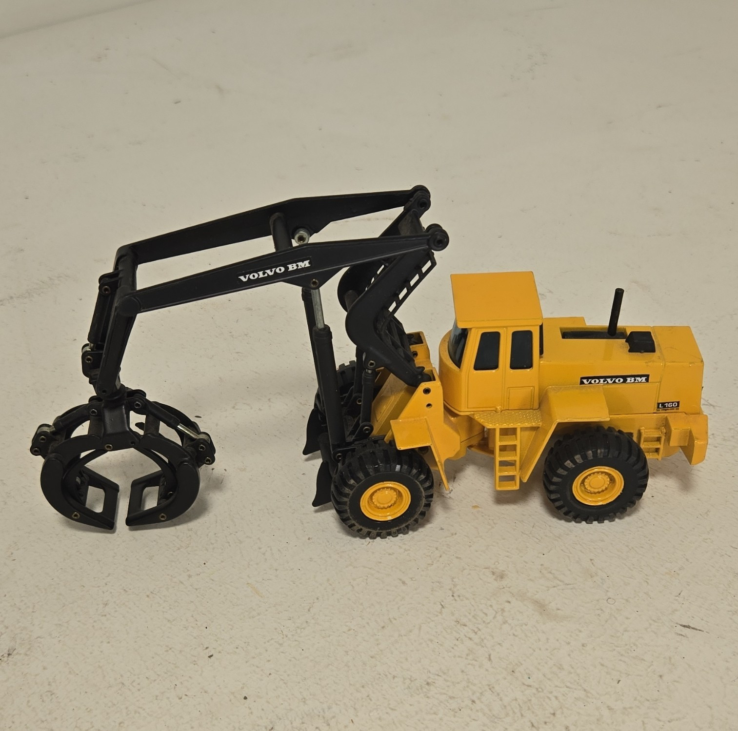 Joal Volvo BM L160 Construction Vehicle 1:50 Diecast Model Yellow/Black