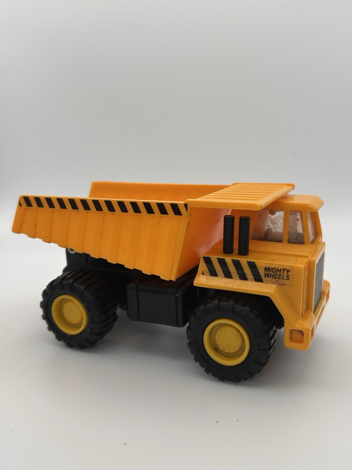 Vintage SOMA 1998 Mighty Wheels Die Cast Yellow Dump Construction Truck 1:64 Toy