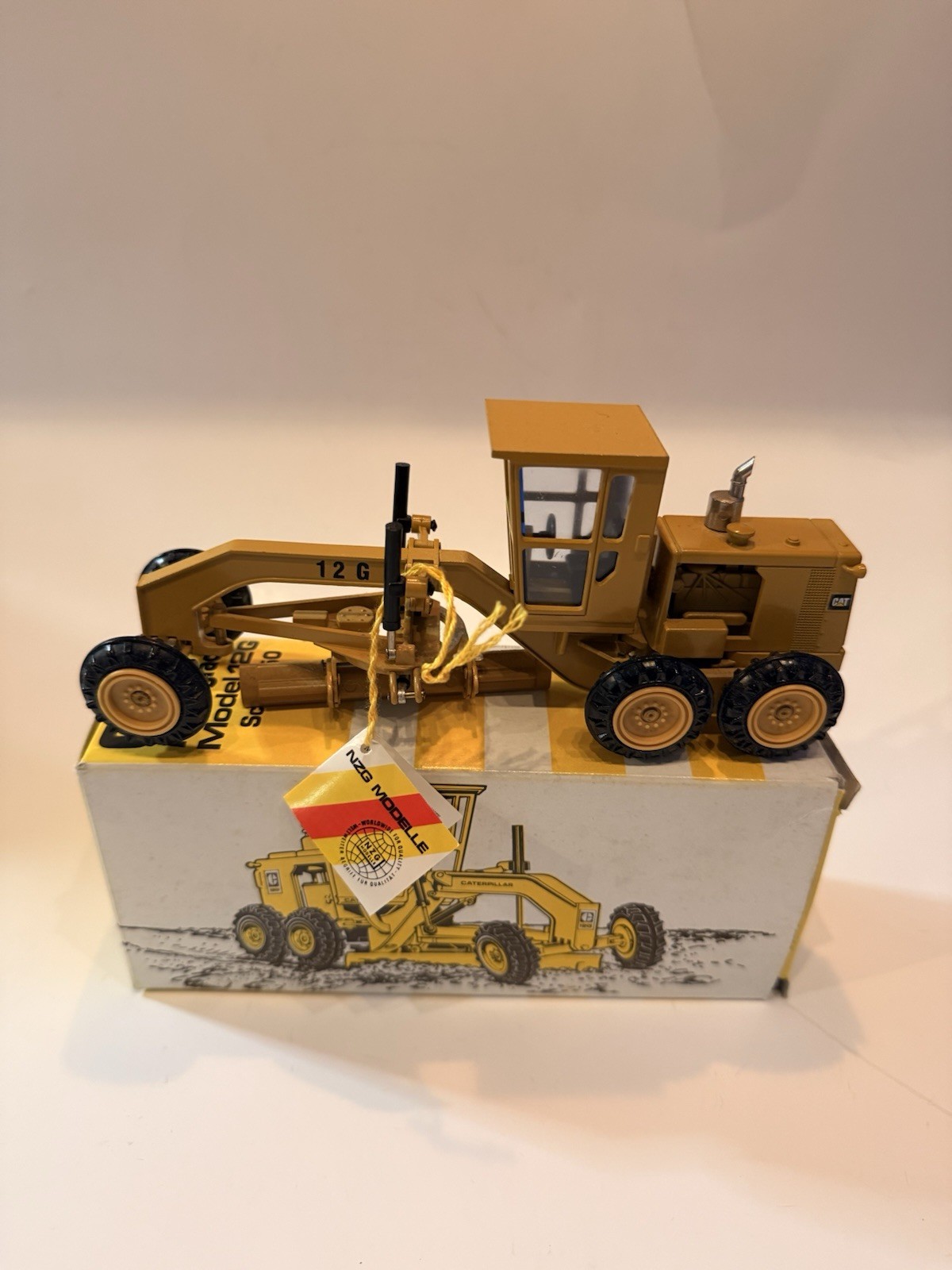1/50 Cat 12G Grader NZG Diecast Model
