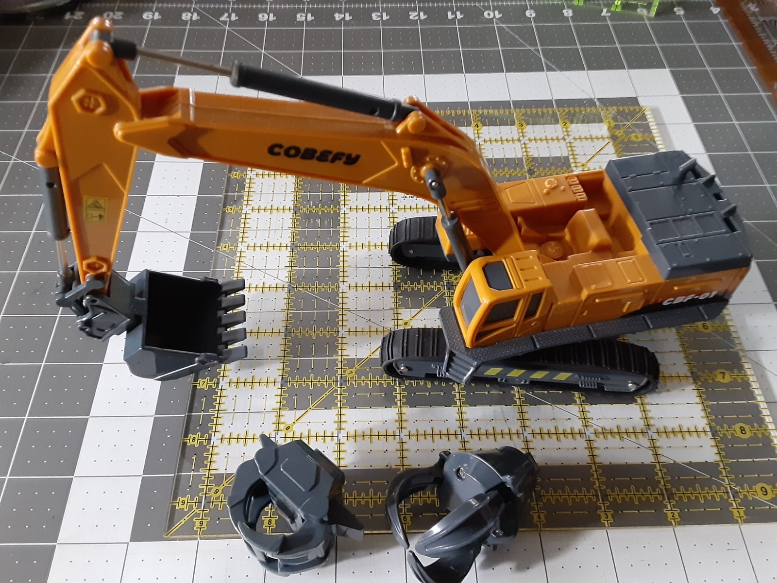 COBEFY EXCAVATOR with Three Interchangeable Buckets CBF-01