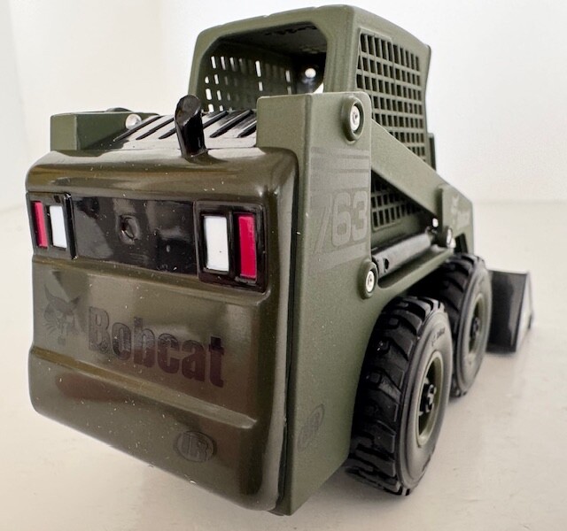 1:25 Bobcat 763 Military Camo Skid Steer Loader Limited Edition 6902374 #1373