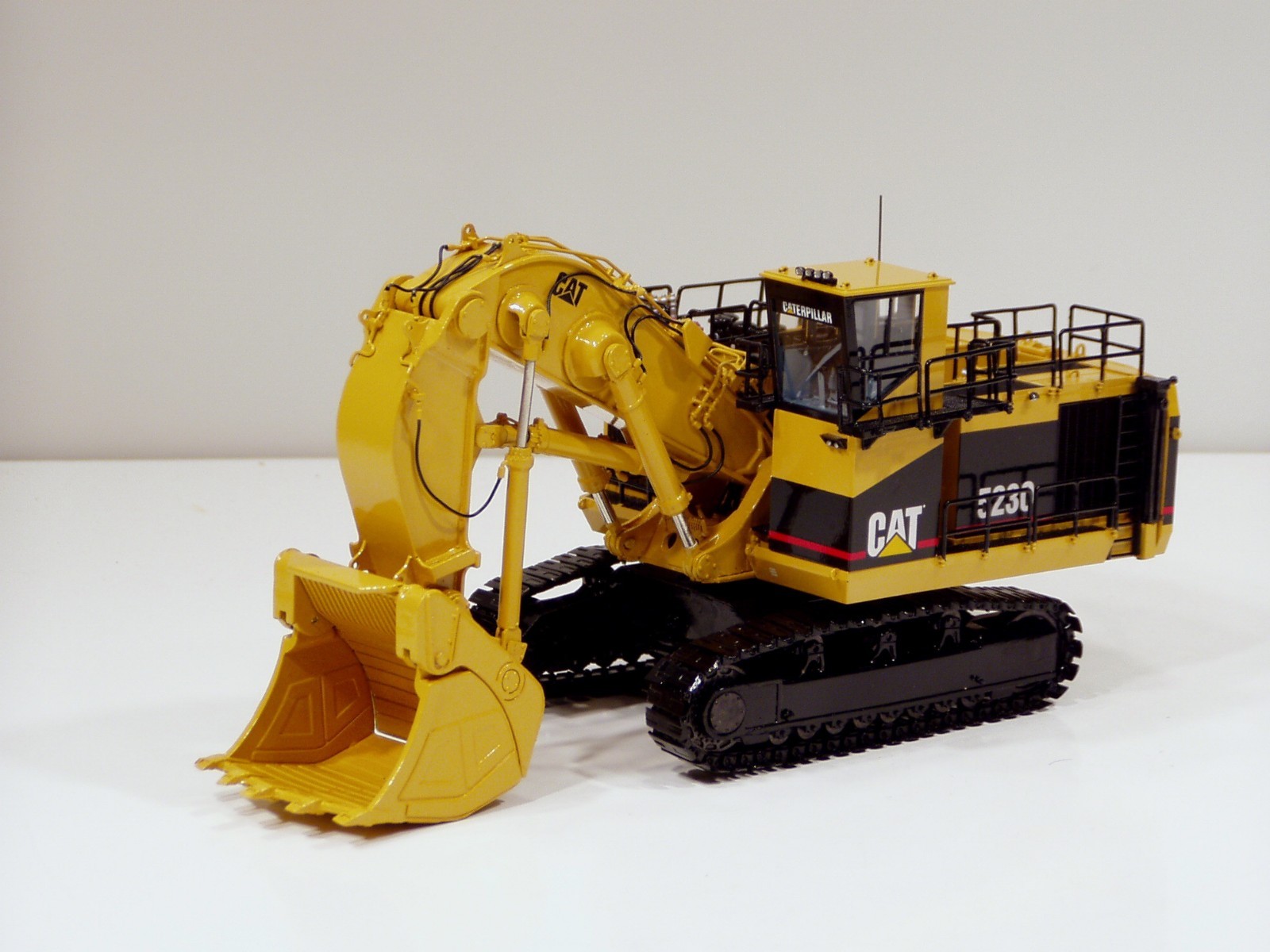 Caterpillar 5230 Shovel – “YELLOW” – 1/87 – CCM – Brass – Brand New 2012