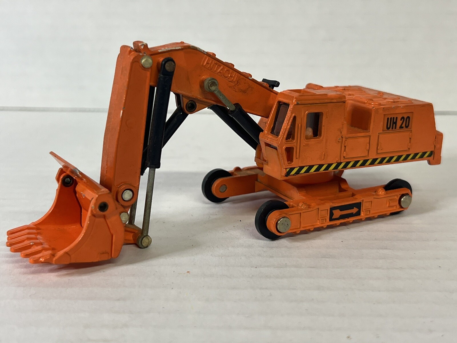 Shinsei Mini Power Hitachi UH20 Loader Shovel No. 29 Orange Diecast Tractor 1:64