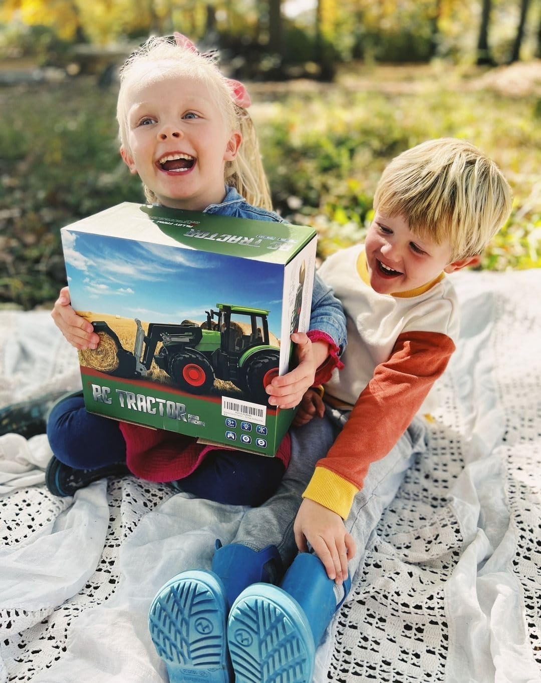 Remote Control Tractor Toy with Trailer & Lights – Fun Farm Vehicle for Ages 3-9