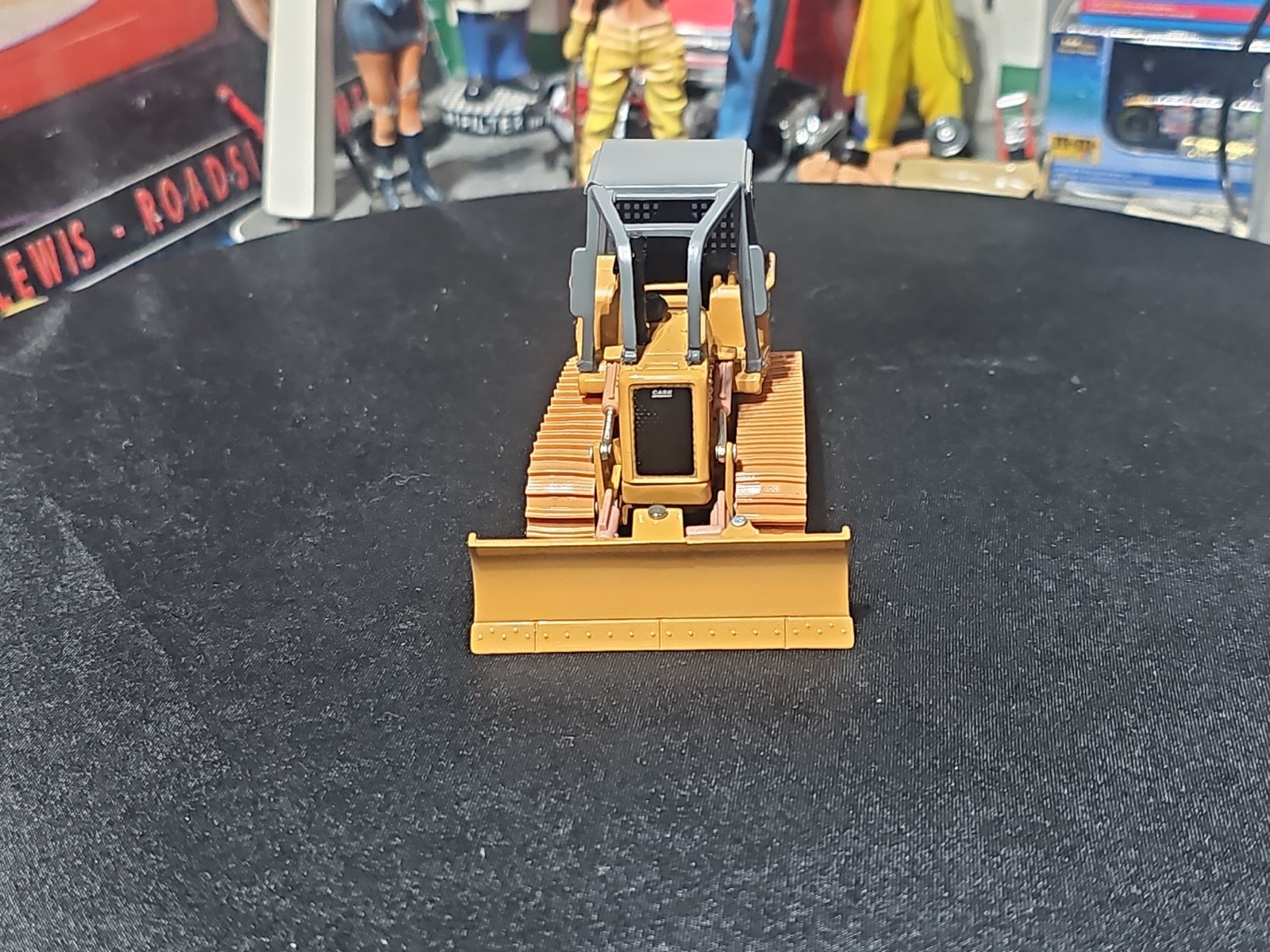 VINTAGE RARE 1/50 ERTL CASE CONSTRUCTION 650H CRAWLER VERY NICE CRAWLER