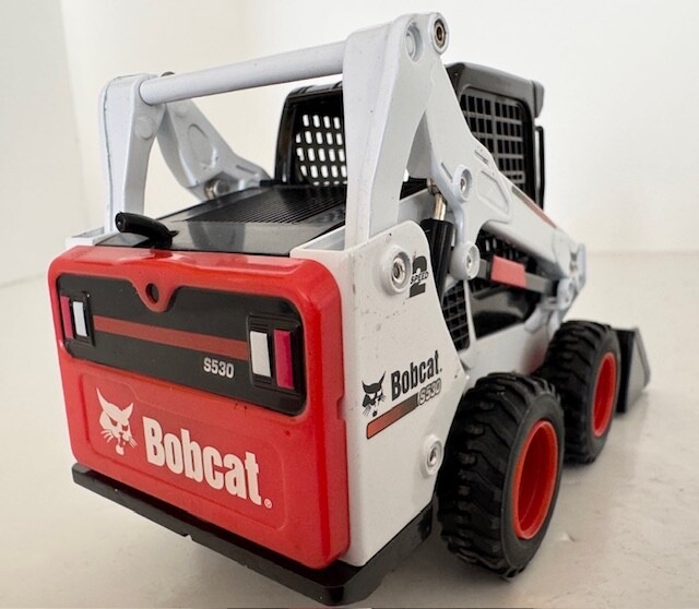 1:25 Bobcat S530 Skid Steer Loader Diecast Model 6989076 By Wan Ho
